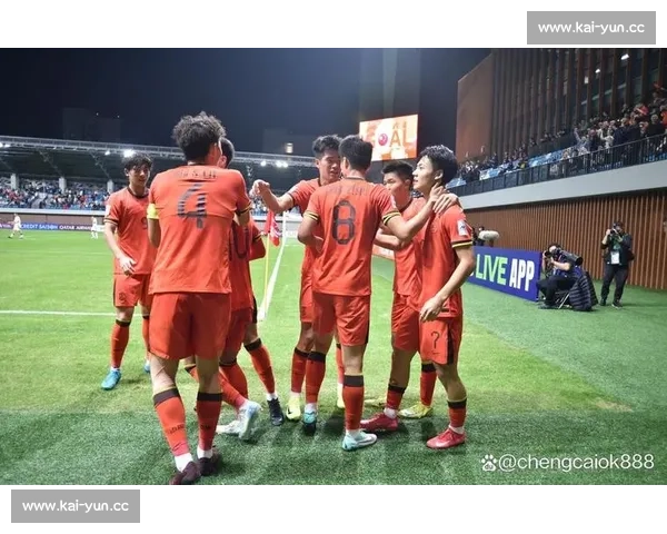 青春风暴席卷，亚洲杯淘汰赛，新星冉冉升起